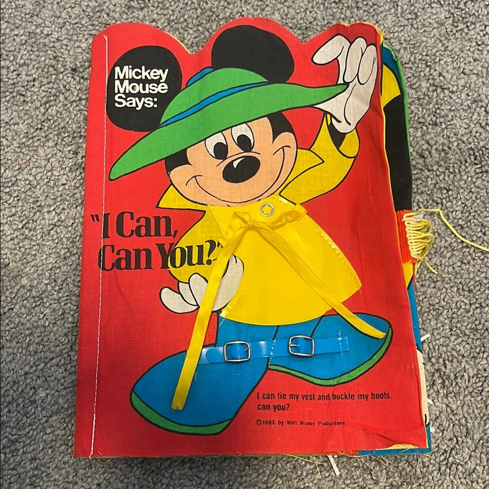 Mickey Mouse Interactive Kids Book !
( End of the year Sale )